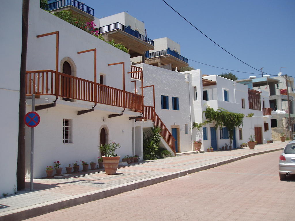 Τhe White Houses Makrýgialos Eksteriør billede