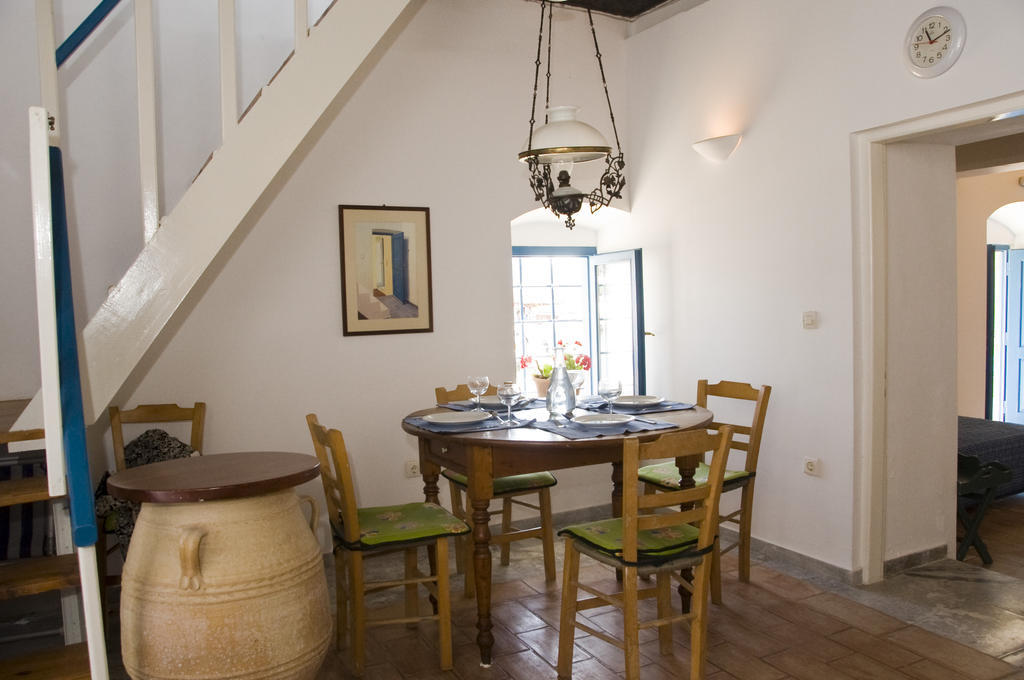Τhe White Houses Makrýgialos Værelse billede