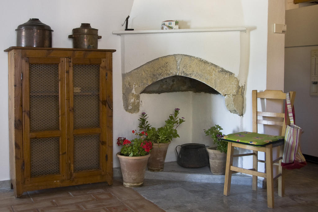 Τhe White Houses Makrýgialos Værelse billede