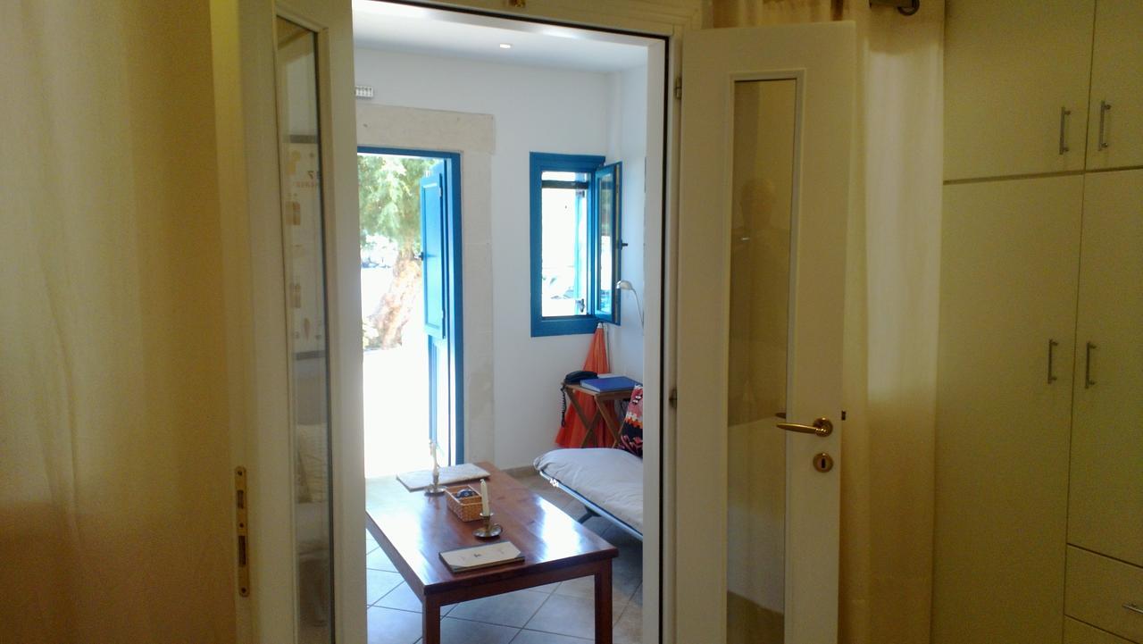 Τhe White Houses Makrýgialos Eksteriør billede