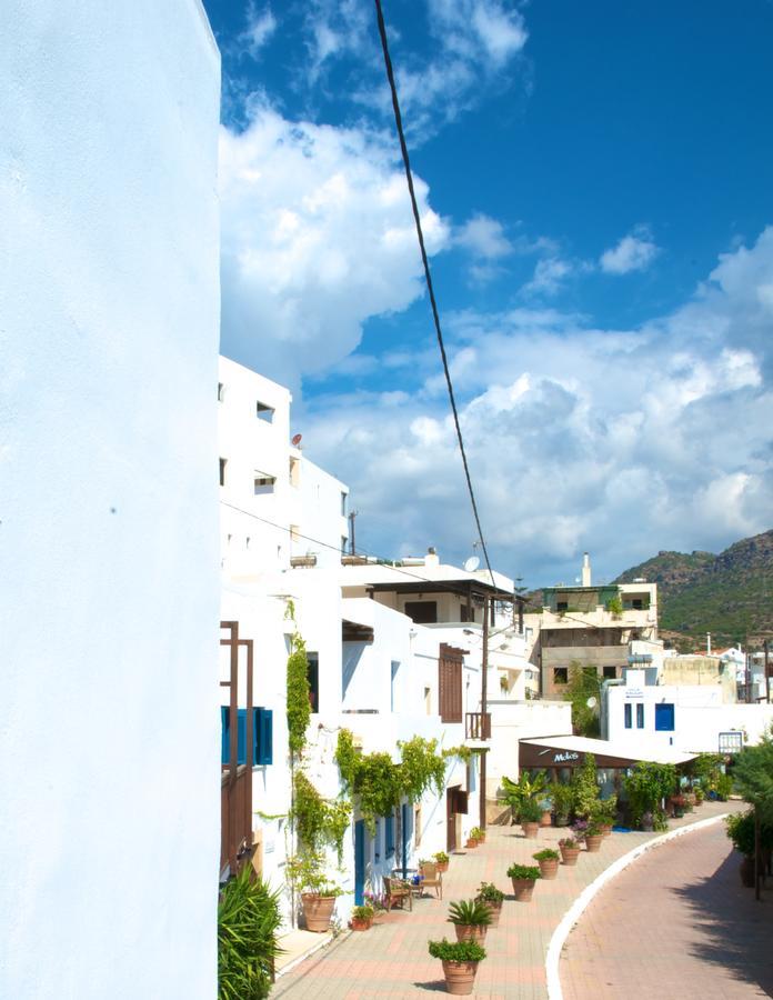 Τhe White Houses Makrýgialos Eksteriør billede